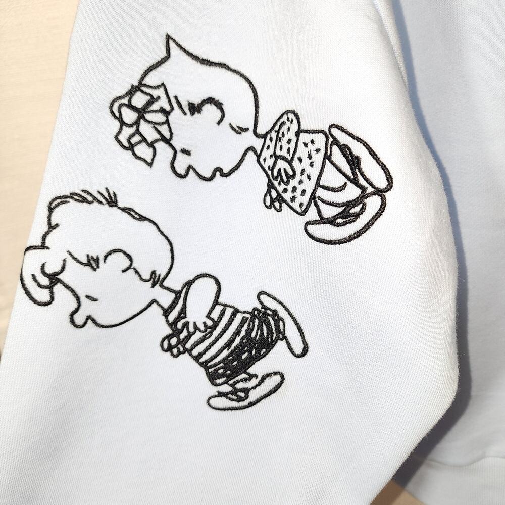 Snoopy and Friends Sweatshirt women's medium - Picture 6 of 7